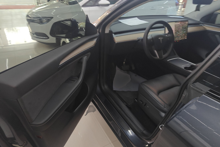 特斯拉 Model Y 2021款 标准续航后驱版中控内饰20