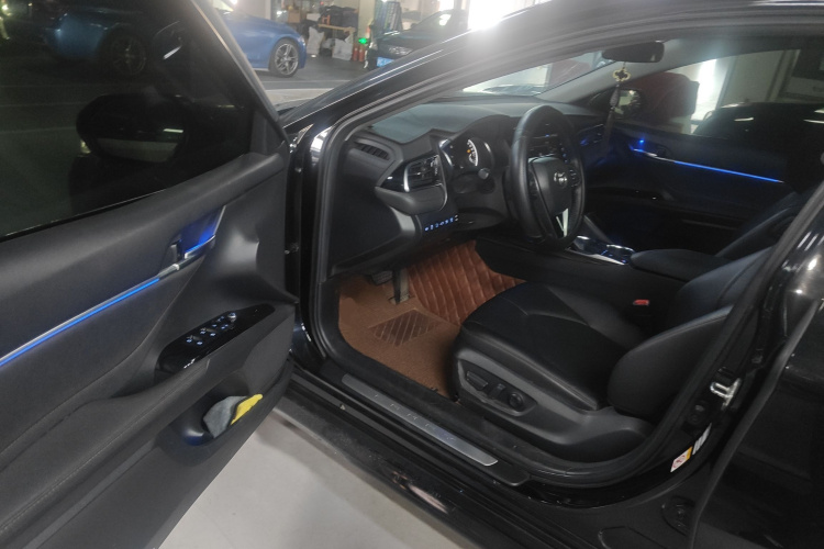 丰田 凯美瑞 2018款 2.5G 豪华版中控内饰20