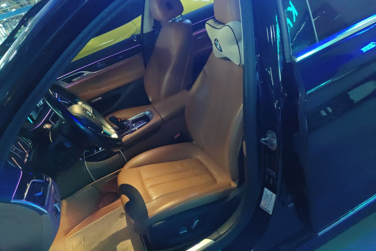 宝马7系 2018款 730Li 领先型 卓越套装局部细节19