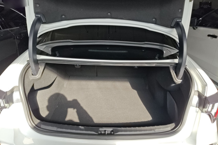 领克03 2023款 1.5TD DCT劲Pro机舱底盘23