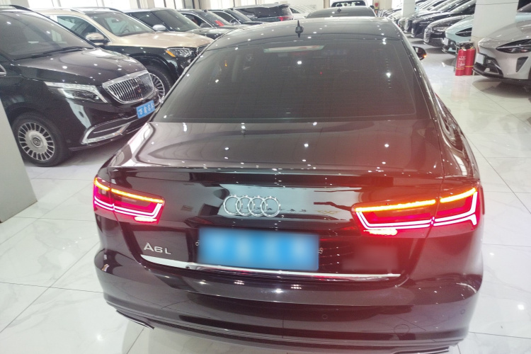 奥迪A6L 2018款 30周年年型 35 TFSI 时尚型车身外观6