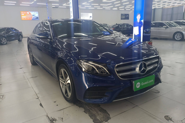 奔驰E级 2016款 E 200 L 运动型车身外观3