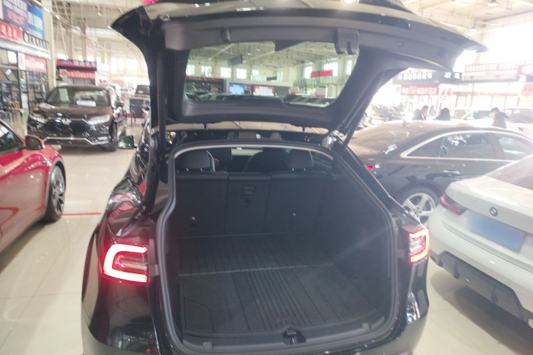 特斯拉 Model Y 2021款 标准续航后驱版机舱底盘23