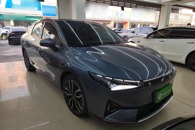 小鹏P5 2022款 550E车身外观3