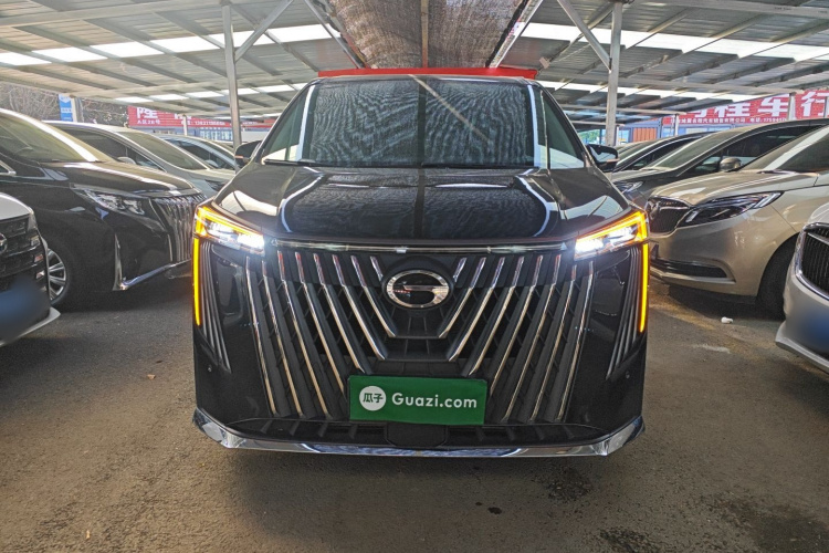 广汽传祺 传祺M8 2024款 大师系列 400T 至尊版车身外观2