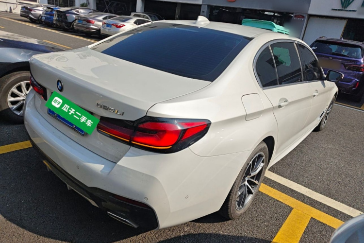 宝马5系 2022款 改款 525Li M运动套装车身外观7