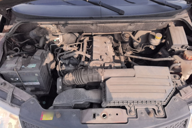 五菱汽车 五菱宏光 2015款 1.5L S 基本型国IV机舱底盘24