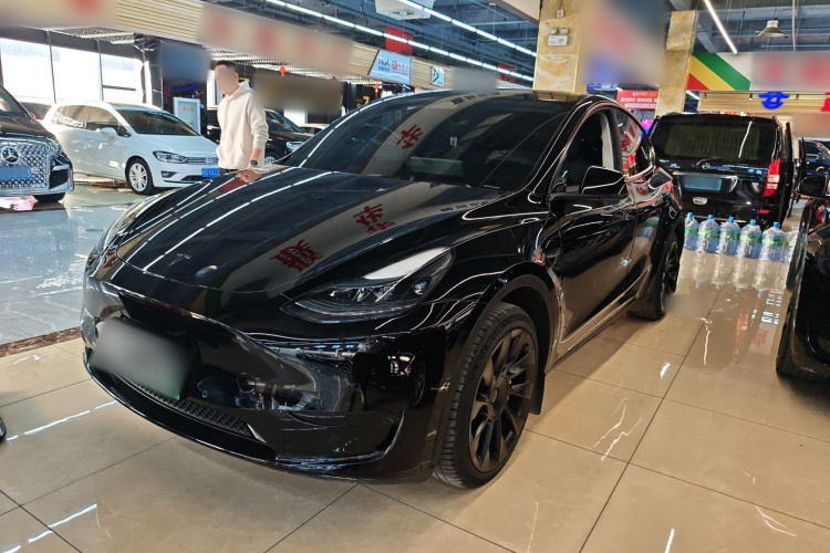 特斯拉 Model Y 2023款 后轮驱动版车身外观1