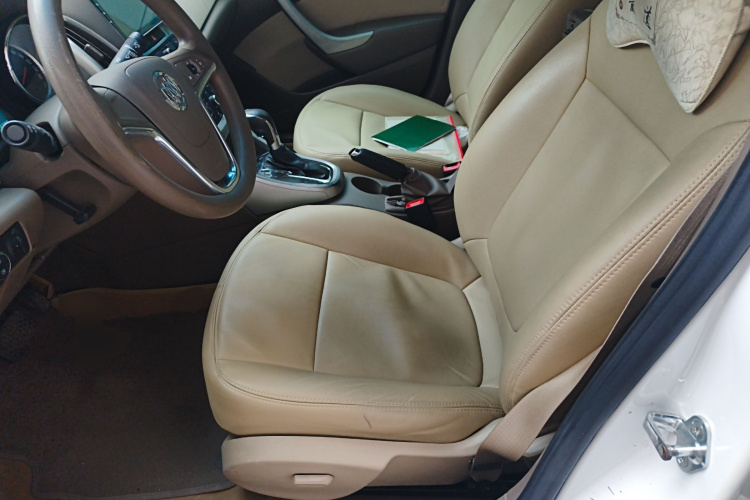 别克 英朗 2013款 GT 1.6L 自动时尚版中控内饰19