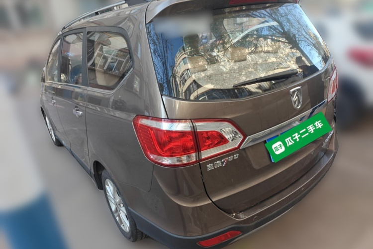 宝骏730 2014款 1.5L 手动舒适ESP版 7座车身外观6003