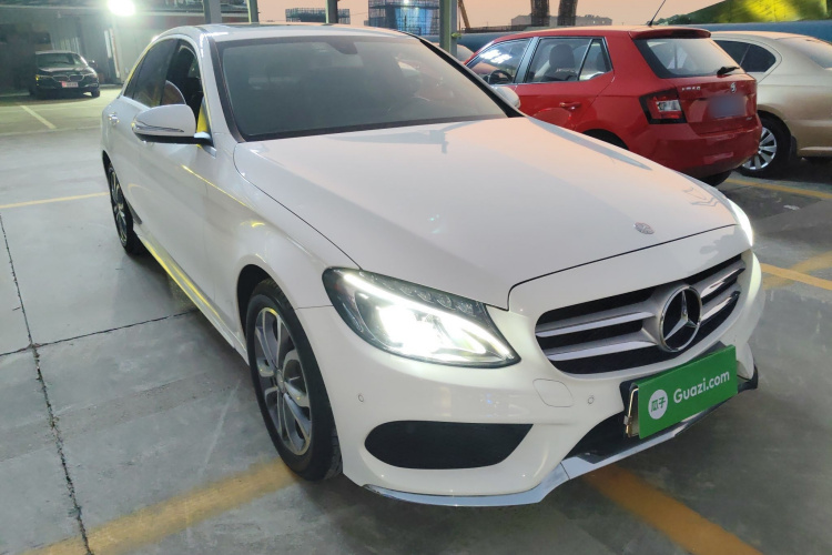 奔驰C级 2015款 改款 C 180 L 运动型车身外观3