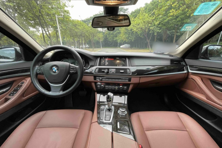 宝马5系 2017款 525Li 领先型中控内饰7001