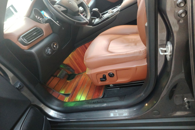 玛莎拉蒂 Levante 2018款 3.0T 标准版局部细节19