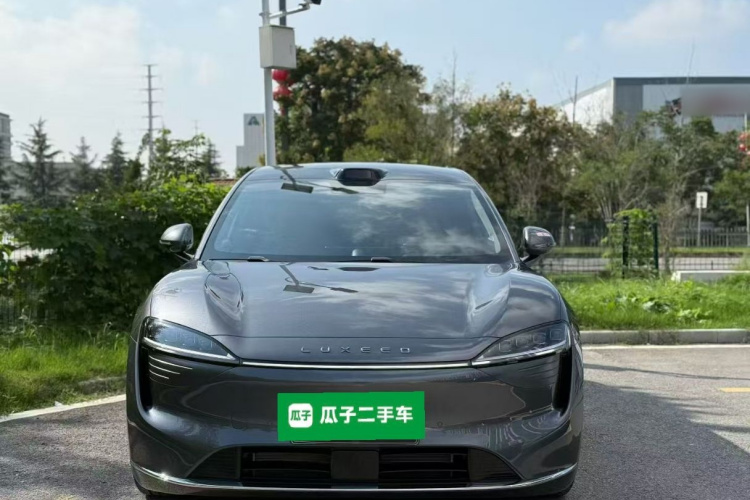 鸿蒙智行 智界R7 2025款 增程 251km Max车身外观2