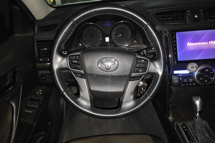 丰田 锐志 2013款 2.5V 尚锐版中控内饰13