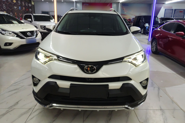 丰田 RAV4荣放 2018款 2.5L 自动四驱精英i版车身外观2