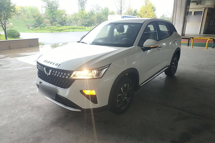 五菱汽车 五菱星驰 2022款 1.5L 手动自由型车身外观1