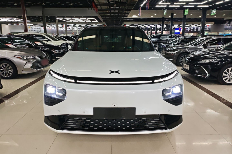 小鹏G9 2022款 702 Pro车身外观2