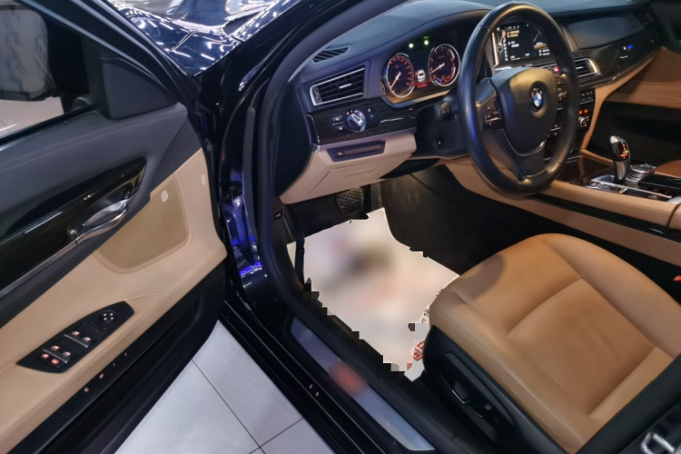 宝马7系 2014款 730Li 臻享型中控内饰20