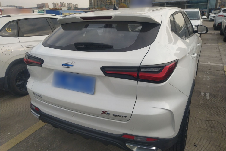 长安欧尚X5 2021款 1.5T DCT尊贵型车身外观6004