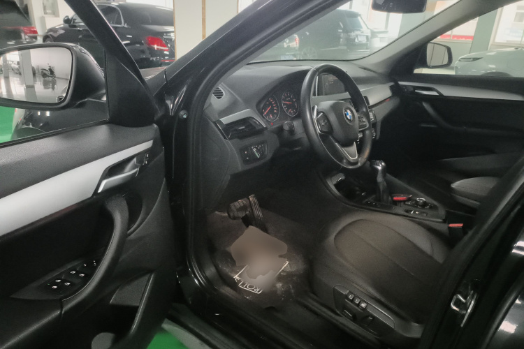 宝马X1 2016款 sDrive18Li 时尚型中控内饰20