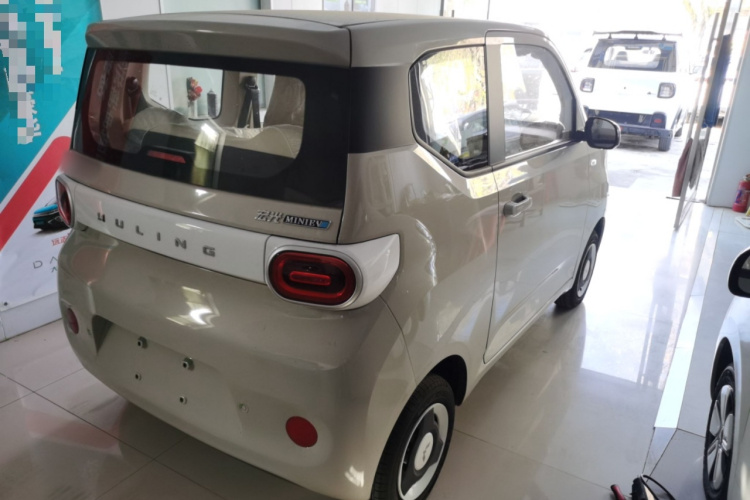 五菱汽车 宏光MINIEV 2024款 第三代 215km 青春版车身外观7