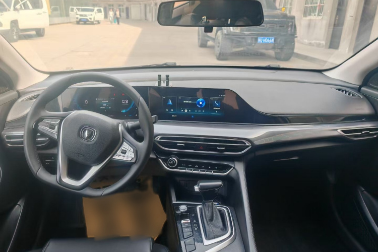 长安 逸动 2020款 PLUS 蓝鲸NE 1.4T GDI DCT尊贵型中控内饰7001