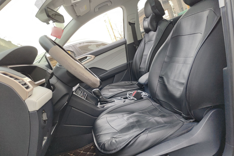 大众 途岳 2023款 300TSI 两驱满月版中控内饰19