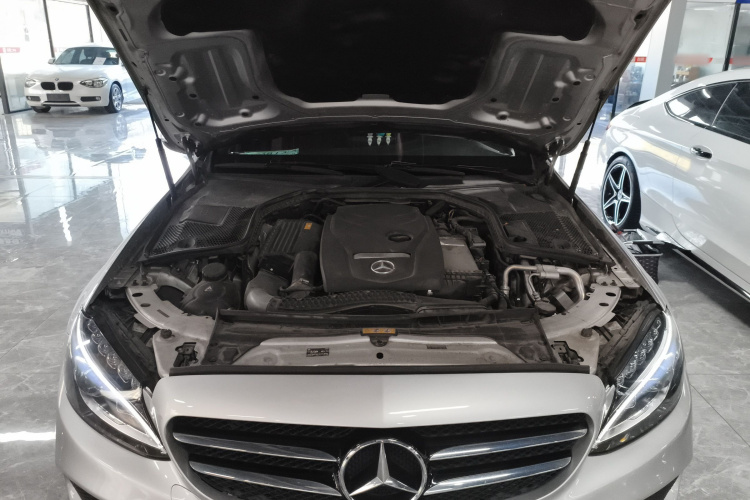 奔驰C级 2018款 C 200 运动版局部细节24