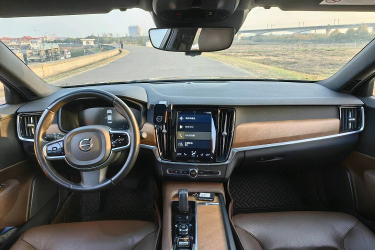 沃尔沃S90 2021款 B5 智逸豪华版中控内饰7003