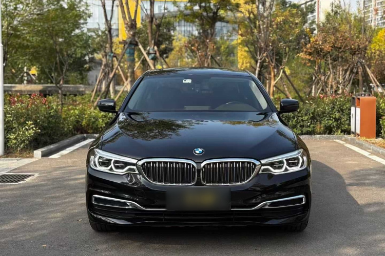 宝马5系 2020款 530Li 领先型 豪华套装车身外观6002