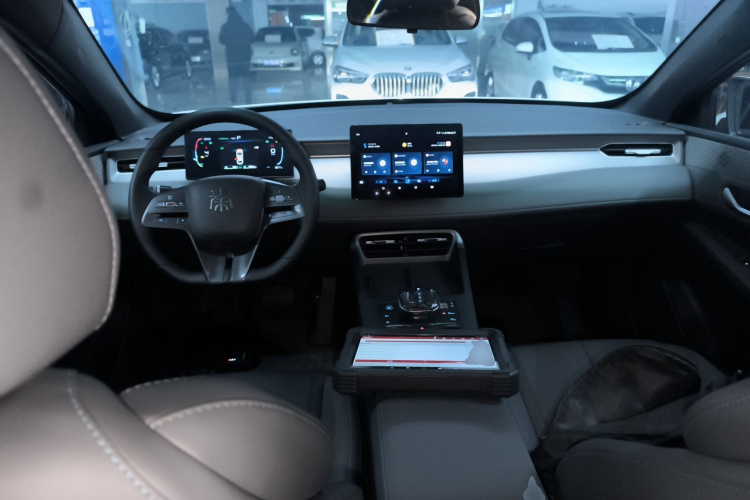 比亚迪 秦PLUS 2025款 DM-i 智驾版 55KM领先型中控内饰7002