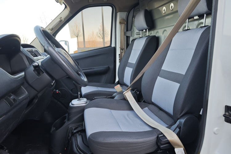 长安凯程 长安睿行EM60 2021款 纯电动厢式运输车60kW中控内饰7001