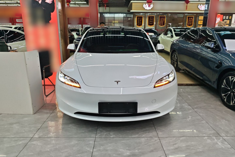 特斯拉 Model 3 2023款 后轮驱动版车身外观6001