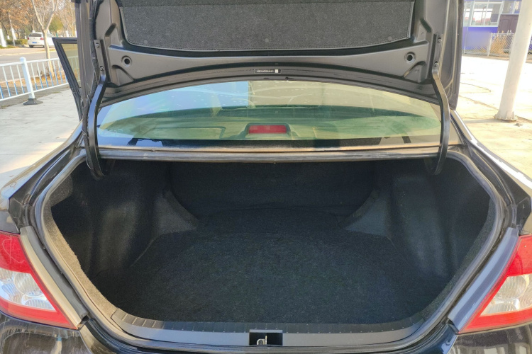 比亚迪F3 2020款 1.5L 手动经典型机舱底盘23