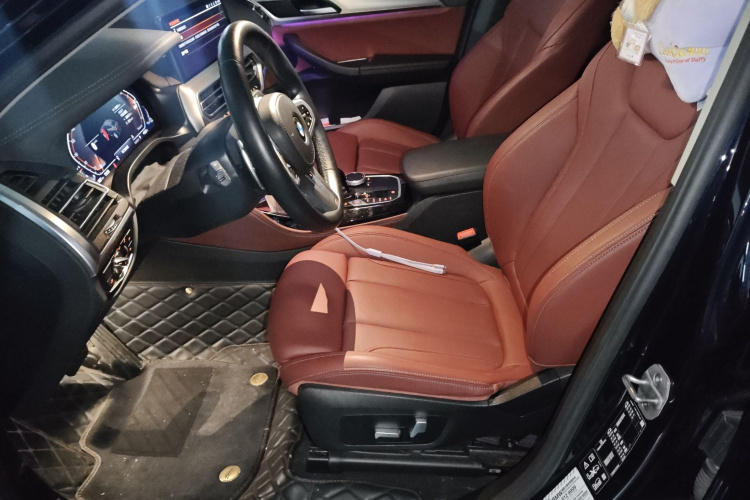 宝马X4 2022款 xDrive 25i M运动套装中控内饰19