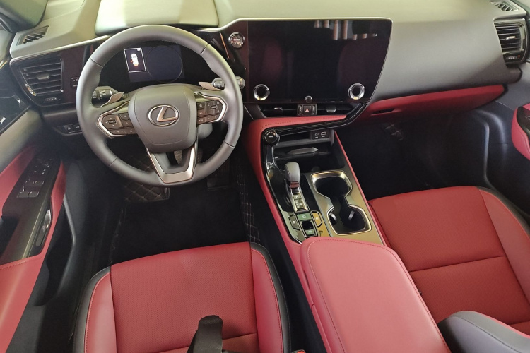 雷克萨斯NX 2025款 350h JOY中控内饰12