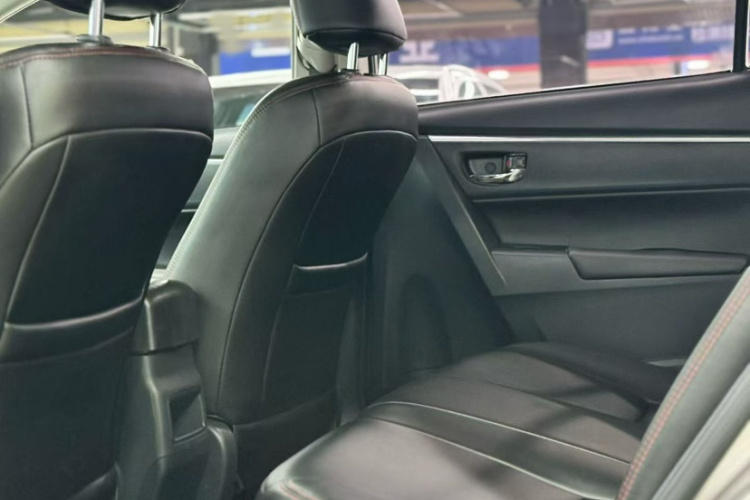 丰田 卡罗拉 2018款 1.2T S-CVT GL智享版中控内饰7002