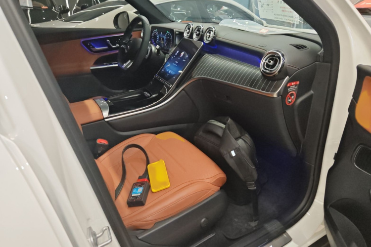 奔驰GLC 2023款 改款 GLC 260 L 4MATIC 豪华型 5座局部细节41