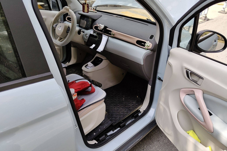 零跑汽车 零跑T03 2023款 310轻享版局部细节9005