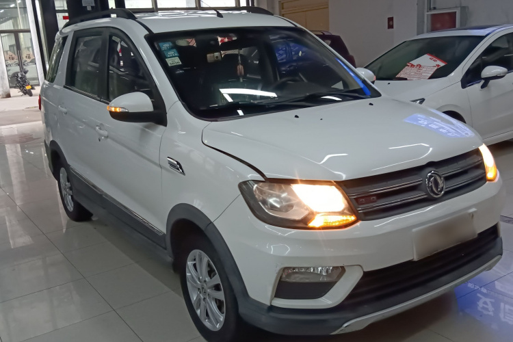 东风风光 风光370 2016款 1.5L 手动精英居家版 7座车身外观3