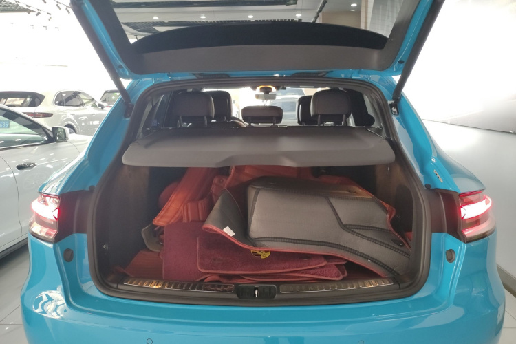 保时捷 2018款 Macan 2.0T机舱底盘23