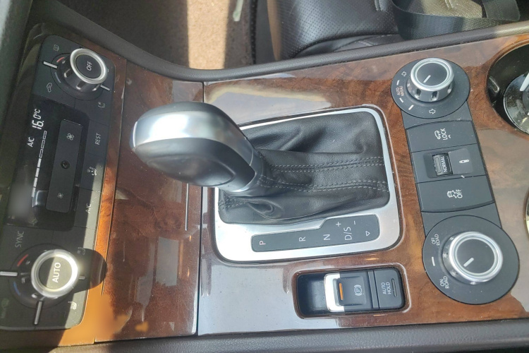 大众 途锐 2011款 3.0TSI 舒适型局部细节18