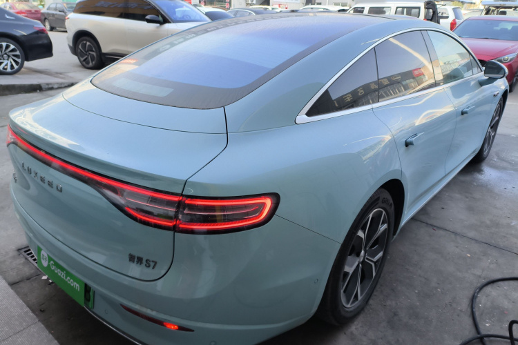 鸿蒙智行 智界S7 2025款 705km Pro车身外观6005