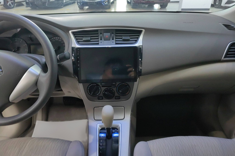 日产 轩逸 2012款 1.8XE CVT舒适版局部细节16