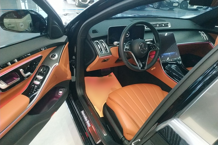 奔驰S级 2024款 改款 S 400 L 商务型中控内饰7003