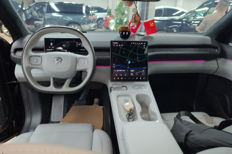 蔚来ES6 2024款 75kWh中控内饰7002