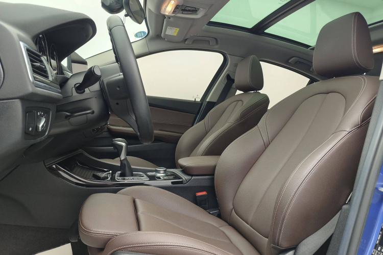 宝马1系 2019款 118i M运动套装中控内饰7001