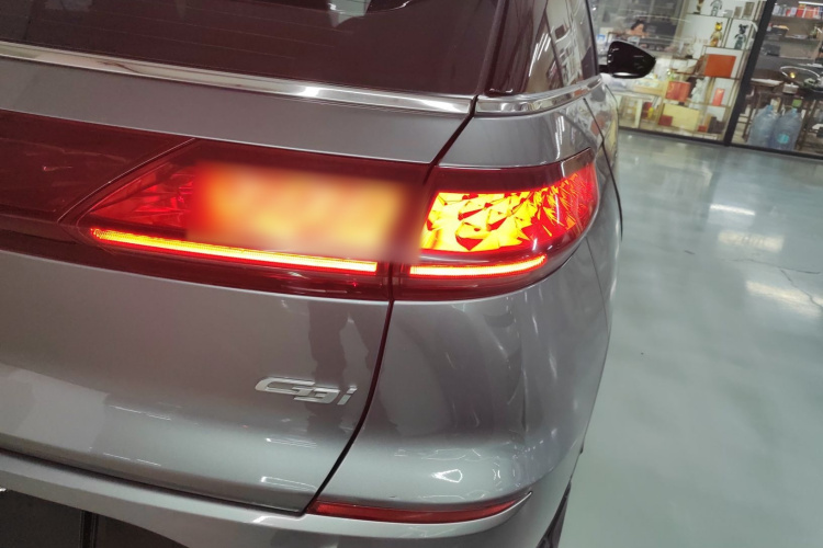 小鹏G3 2021款 G3i 460N车身外观6006