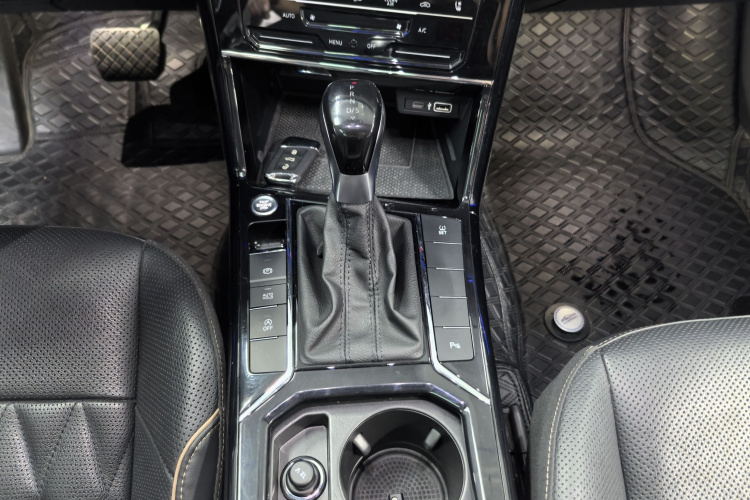 大众 帕萨特 2020款 改款 380TSI 豪华版 国VI局部细节18